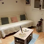 Le Pere Limpinpin Apartment *